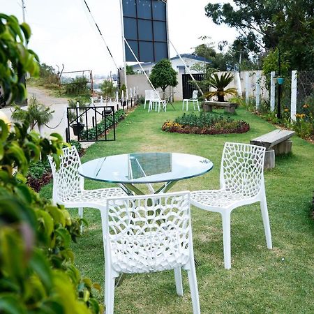 Paradise Perfect - Non Smoking Non Alcoholic No Unmarried Couples Hotel Ooty Exterior photo