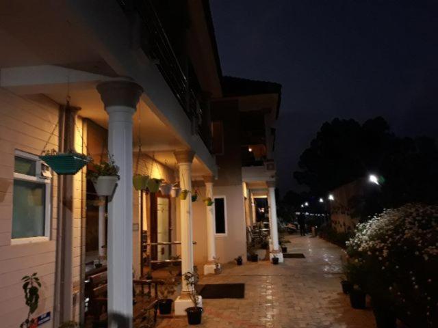 Paradise Perfect - Non Smoking Non Alcoholic No Unmarried Couples Hotel Ooty Exterior photo