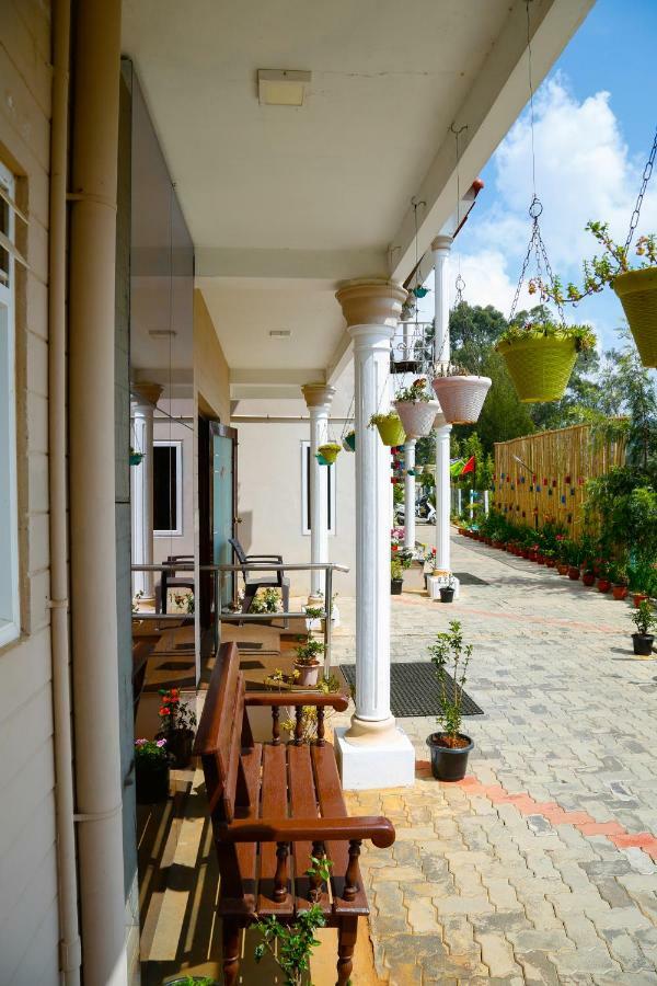 Paradise Perfect - Non Smoking Non Alcoholic No Unmarried Couples Hotel Ooty Exterior photo